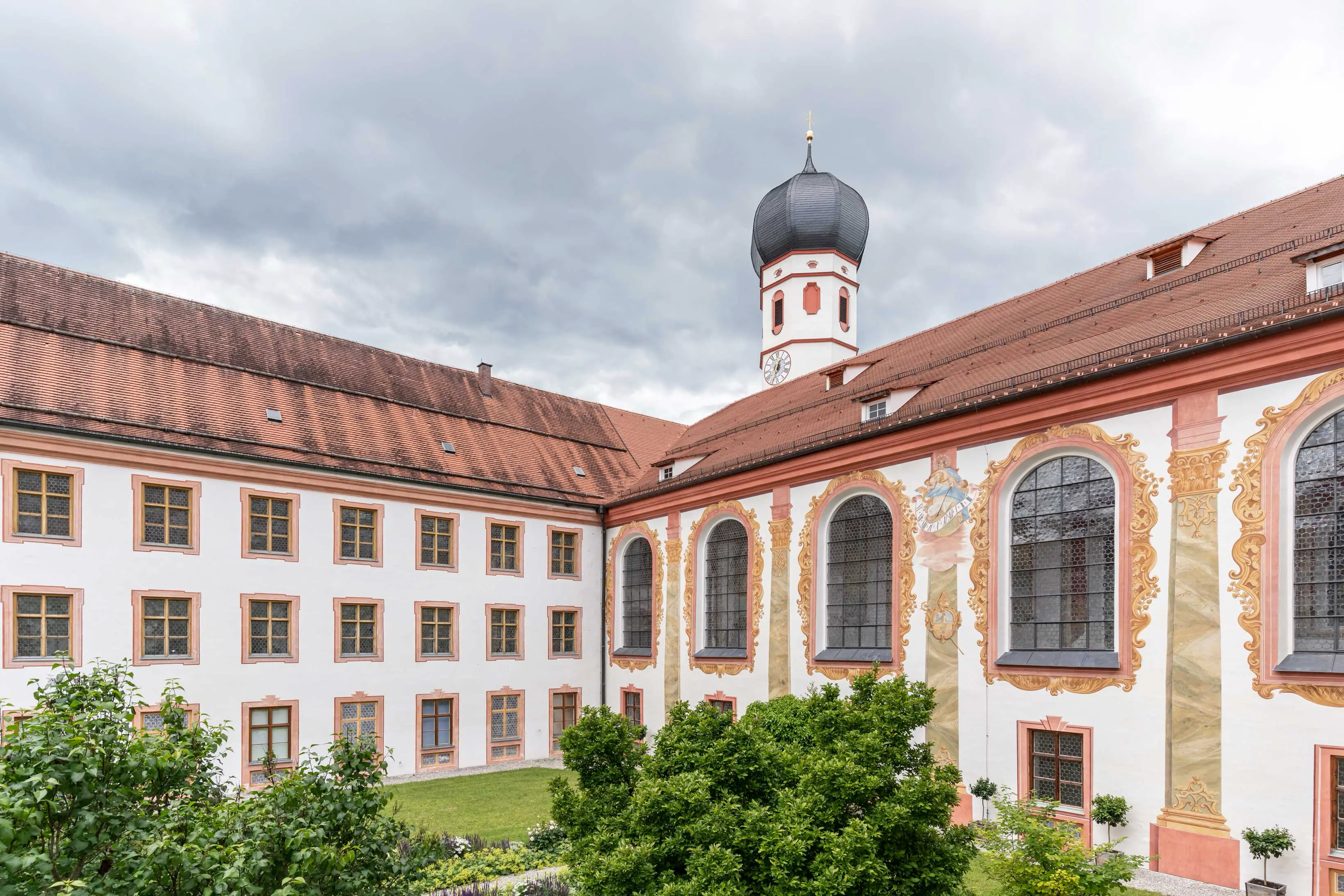 Bleibe – Kloster – Innenhof